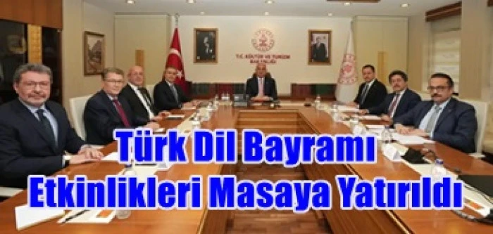 Karaman heyeti Bakan Ersoy'la g&ouml;r&uuml;şt&uuml;