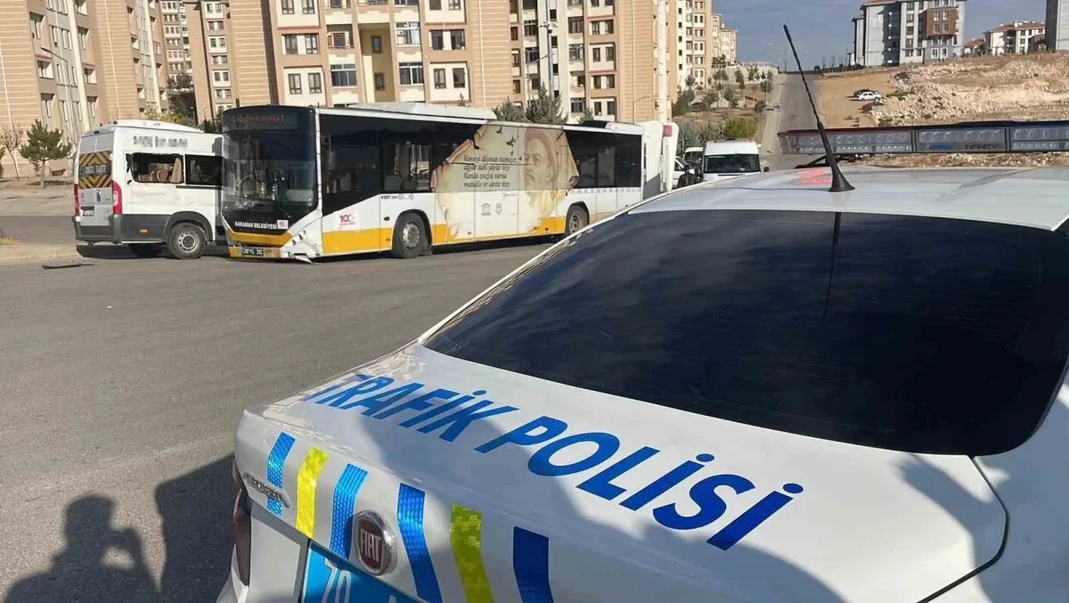 Karaman’da halk otobüsü ile okul servisi çarpıştı!