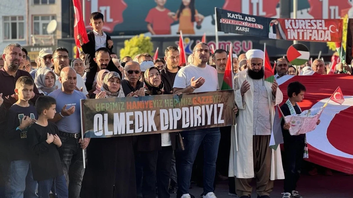 Küresel Sumud Filosu'na destek yürüyüşü düzenlendi.