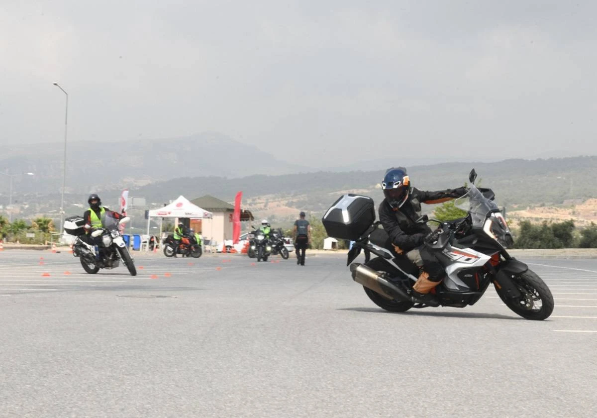 Motosiklet sürücüleri ve yolcularına yeni zorunluluk geldi