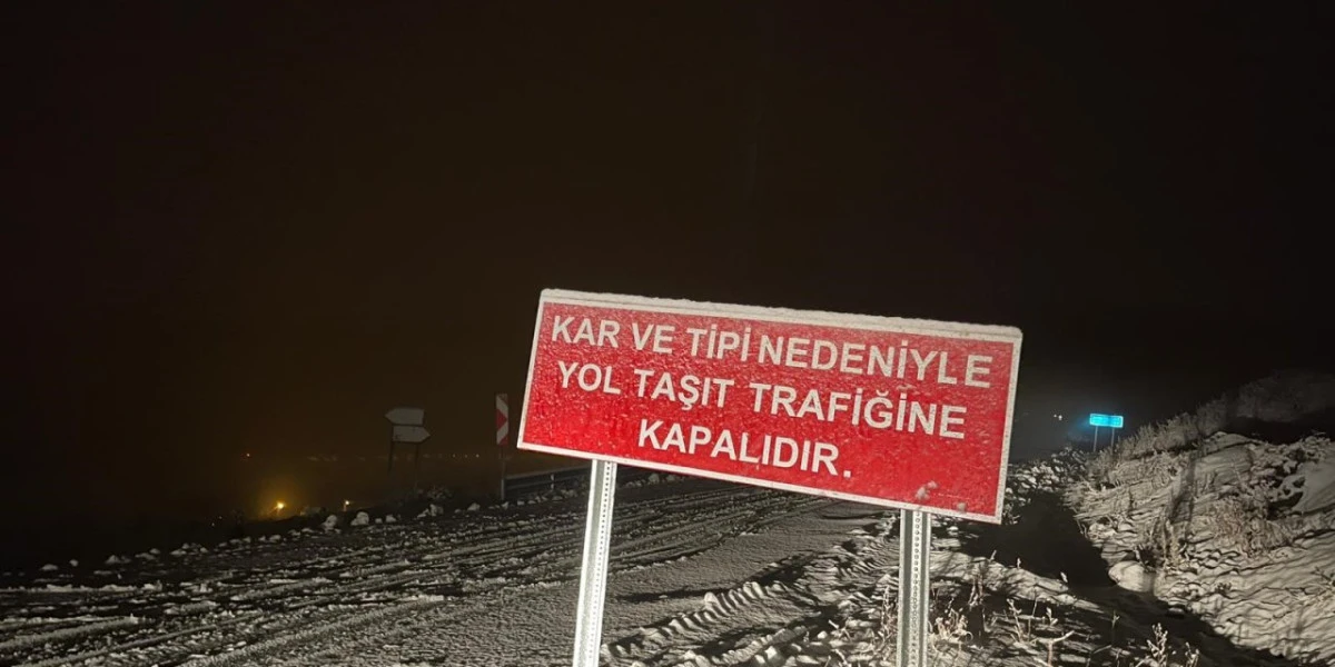 Yunt Yolu Trafiğe Kapandı