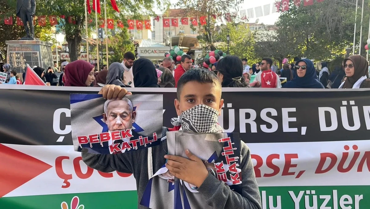 Yüzlerce kişi Gazze için yürüdü